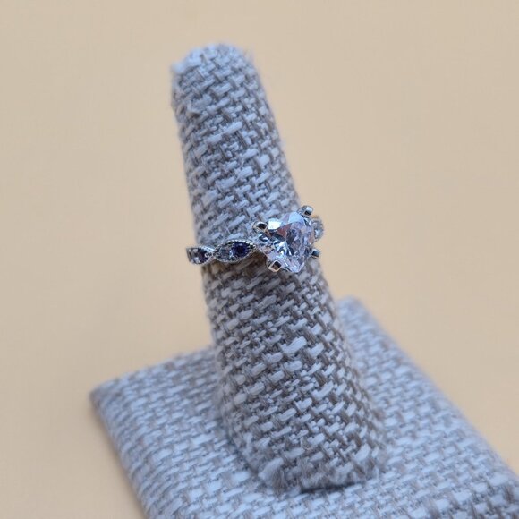 Size 6 Sterling Silver Stunning Heart Cubic Zirconia Gem Ring A4575 - Picture 3 of 9